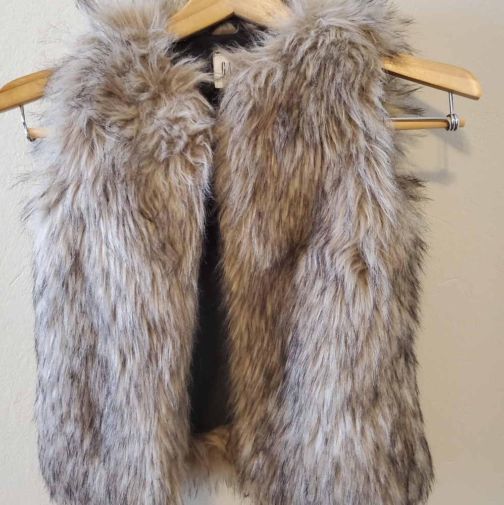 GAP Girls Faux fur vest